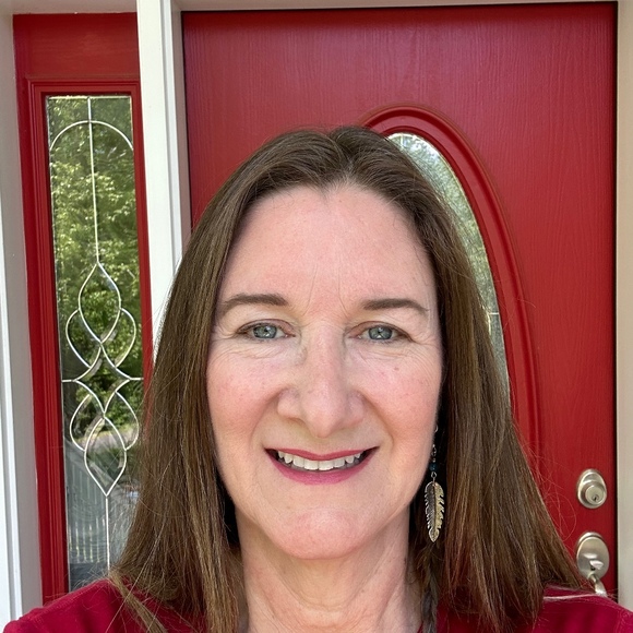 Meet your Posher, Kristen - Picture 1 of 1